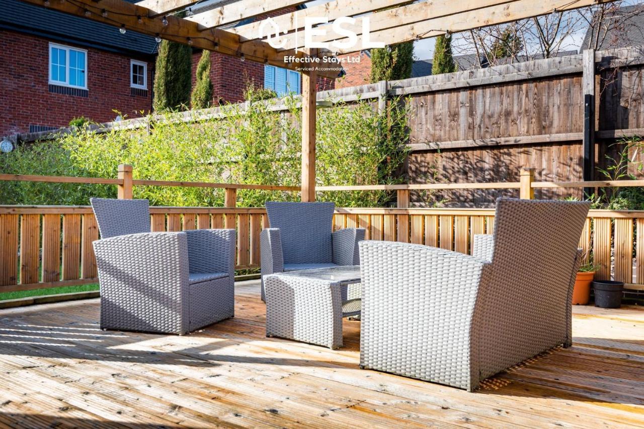 Holiday home Large Modern 4 Bedroom House In Uttoxeter, Near Alton Towers, Great For Families