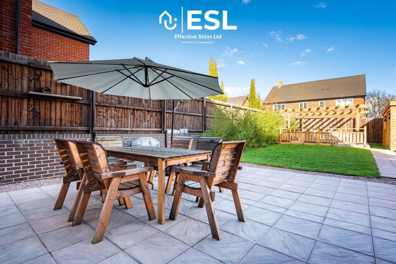 Holiday home Large Modern 4 Bedroom House In Uttoxeter, Near Alton Towers, Great For Families *